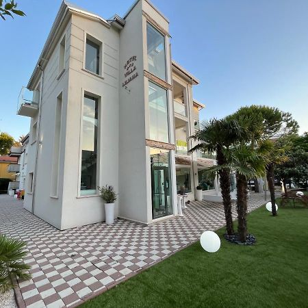 Villa Liliana Червія Екстер'єр фото